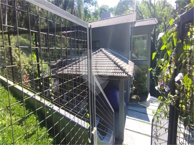 Casa à venda com 3 suítes no condomínio Sausalito, Mairiporã - SP