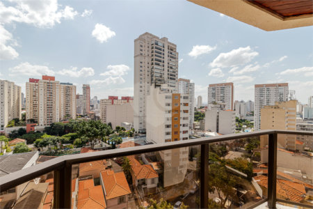 Apartamento à venda com 3 suítes em Aclimação, São Paulo, SP