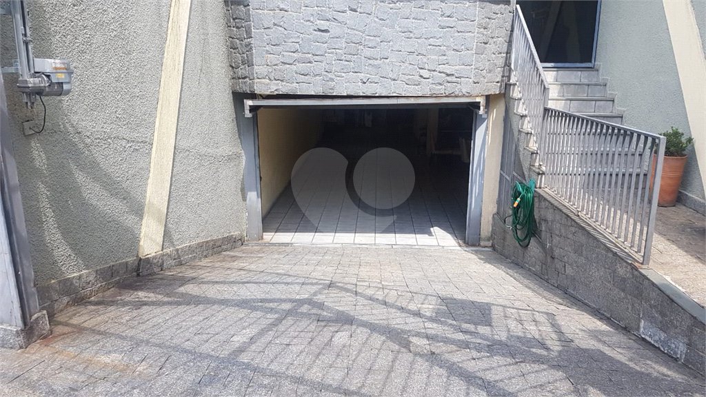 Sobrado à venda com 4 quartos, sendo 1 suíte, em Jardim Pinheiros, São Paulo, SP