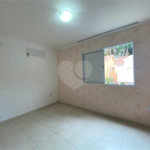 Casa à venda com 4 quartos, sendo 3 suítes, no condomínio Villas Nova Tatuapé I, São Paulo - SP