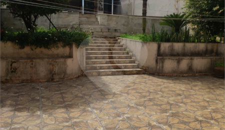 Sobrado à venda com 4 quartos, sendo 1 suíte, em Chácara Jafet, Mogi das Cruzes, SP