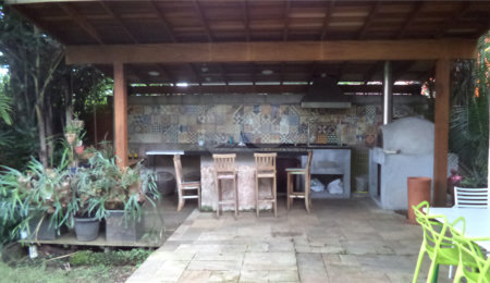 Sobrado à venda com 6 quartos, sendo 2 suítes,  em Chácara Monte Alegre, São Paulo, SP