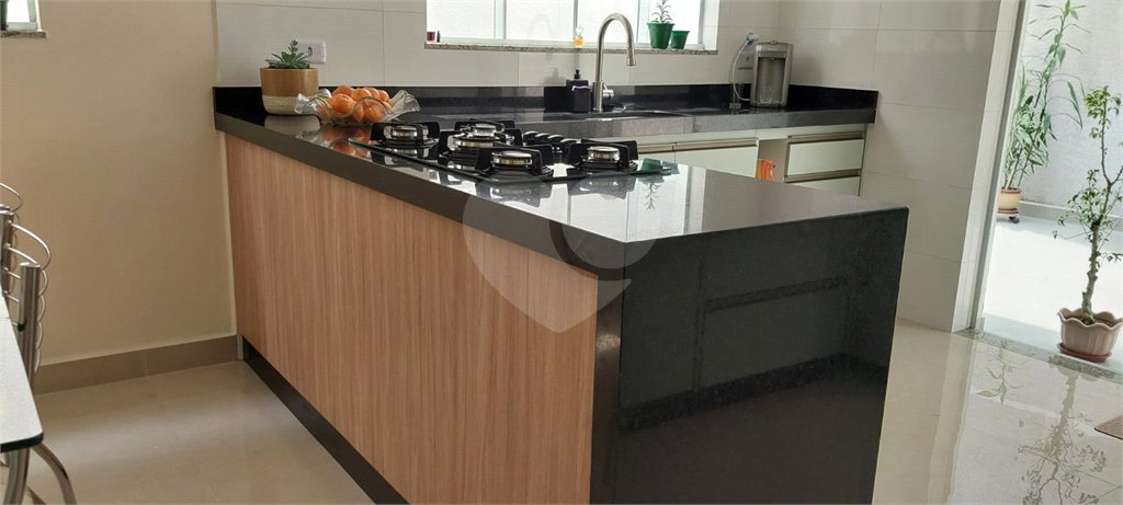 Casa à venda com 3 quartos, sendo 1 suíte,  em Vila Galvão, Guarulhos, SP