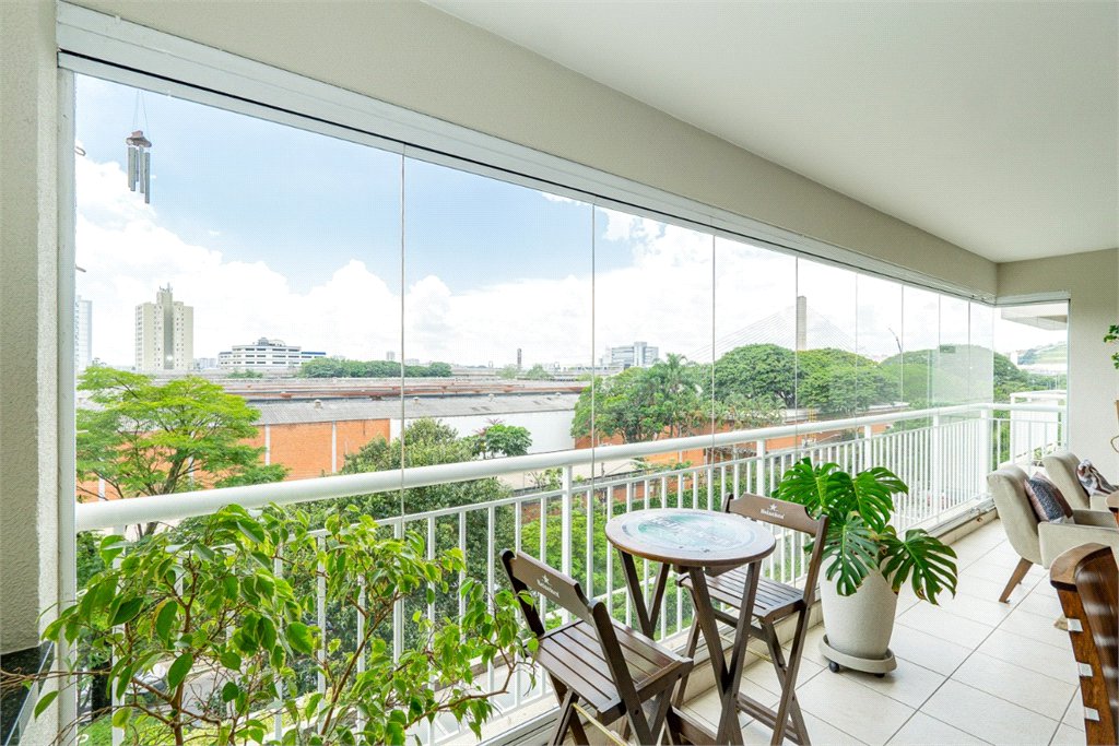 Apartamento à venda com 3 suítes em Santo Amaro, São Paulo, SP