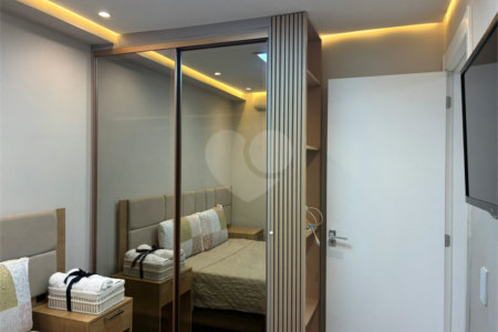 Apartamento à venda com 2 quartos em Santo Amaro, São Paulo, SP