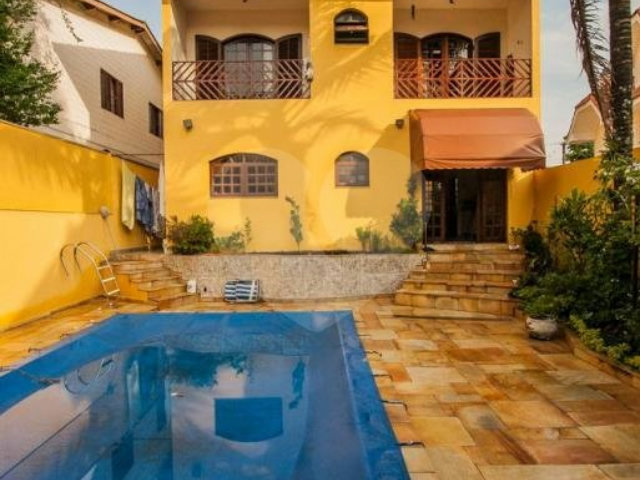 Sobrado à venda com 3 quartos, sendo 2 suítes,  em Alto da Boa Vista, São Paulo, SP