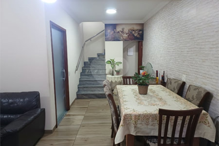 Sobrado à venda com 3 quartos, sendo 1 suíte, em Jardim Regina, Indaiatuba, SP