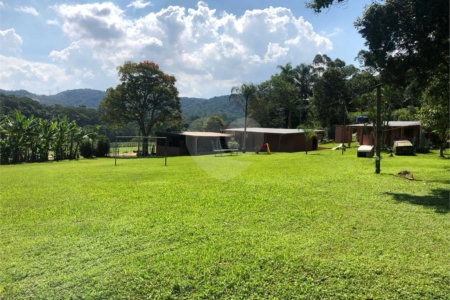 Terreno à venda com 5 quartos, sendo 4 suítes, em Vila Aparecida, Suzano, SP