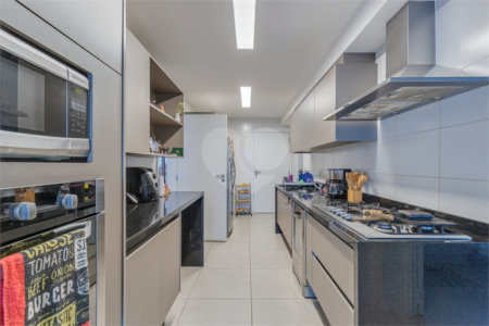 Apartamento à venda com 3 suítes em Chácara Santo Antônio, São Paulo, SP