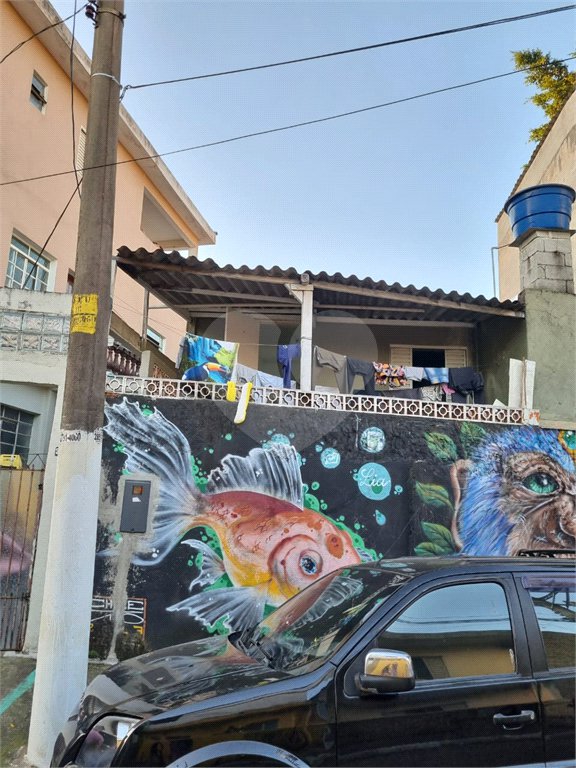 Sobrado à venda com 3 quartos em Vila Basileia, São Paulo, SP