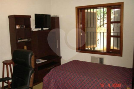 Casa Térrea à venda com 4 quartos, sendo 2 suítes, em Vila Tramontano, São Paulo, SP