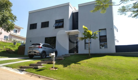Casa à venda com 4 quartos, sendo 2 suítes,  no condomínio Campos de Santo Antonio II, Itu - SP