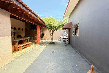 Casa à venda com 3 quartos, sendo 1 suíte, em Jardim Cangalha, Três Lagoas - MS