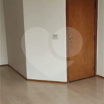 Apartamento Espaçoso com 4 Dormitórios, Suíte e Varanda no Jardim Paris