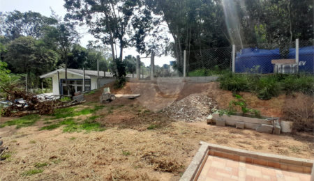 Sobrado à venda com 3 quartos, sendo 1 suíte,  em Serra da Cantareira, Mairiporã, SP