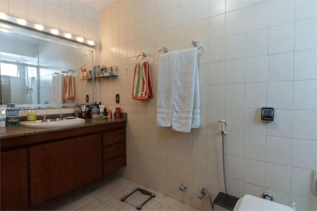 Apartamento à venda com 3 quartos, sendo 1 suíte, em Vila Andrade, São Paulo, SP