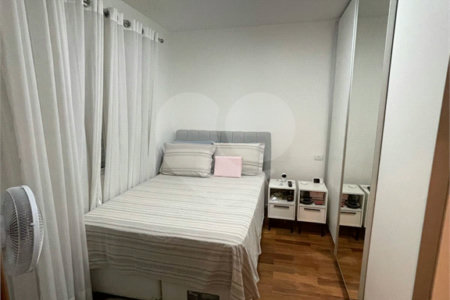 Casa à venda com 3 quartos, sendo 1 suíte,  no condomínio Villagio Campo Grande, São Paulo - SP
