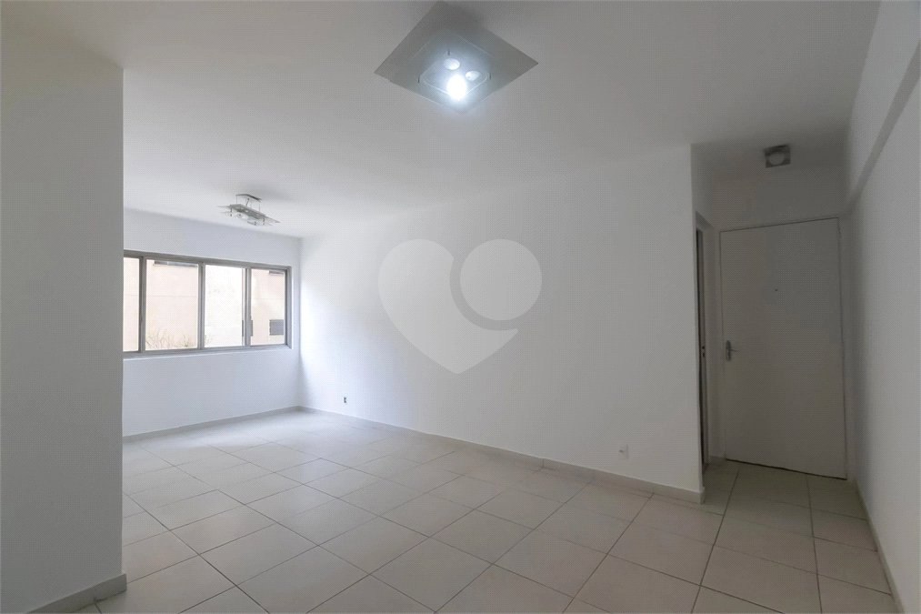Apartamento à venda com 3 quartos, sendo 1 suíte, em Itaim Bibi, São Paulo, SP