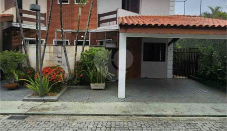 Casa à venda ou para alugar com 4 quartos, sendo 1 suíte, em Tremembé, São Paulo, SP