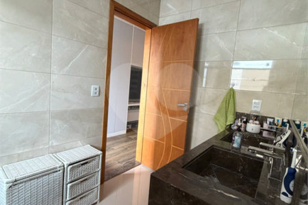 Casa à venda com 3 suítes em Vila Comercial, São Paulo, SP