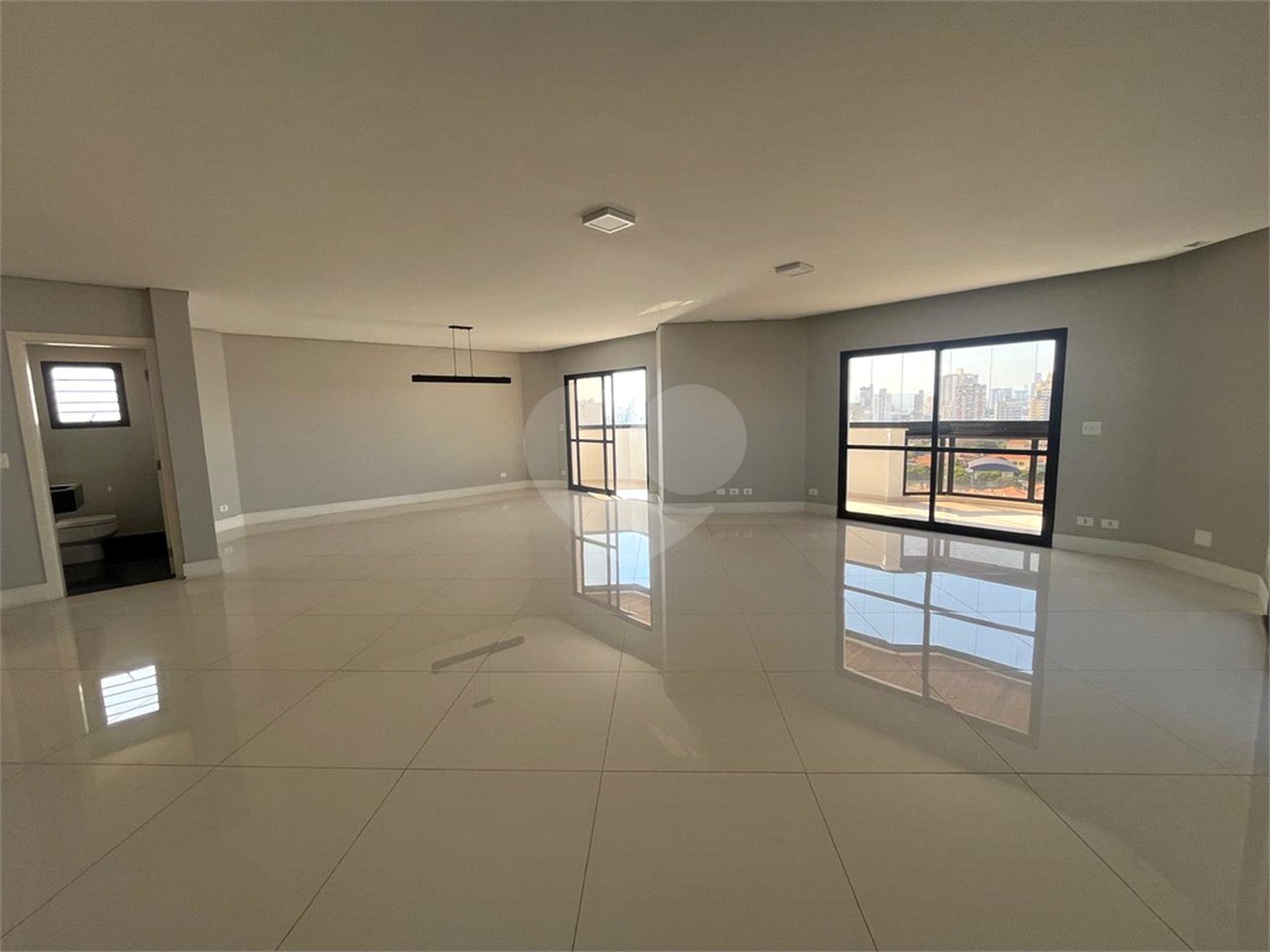Apartamento à venda com 3 suítes no Centro, Sorocaba, SP