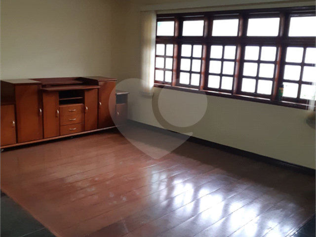 Sobrado à venda com 3 quartos, sendo 1 suíte,  em Vila Tibagi, Guarulhos, SP