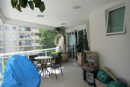 Apartamento à venda com 3 suítes em Real Parque, São Paulo, SP