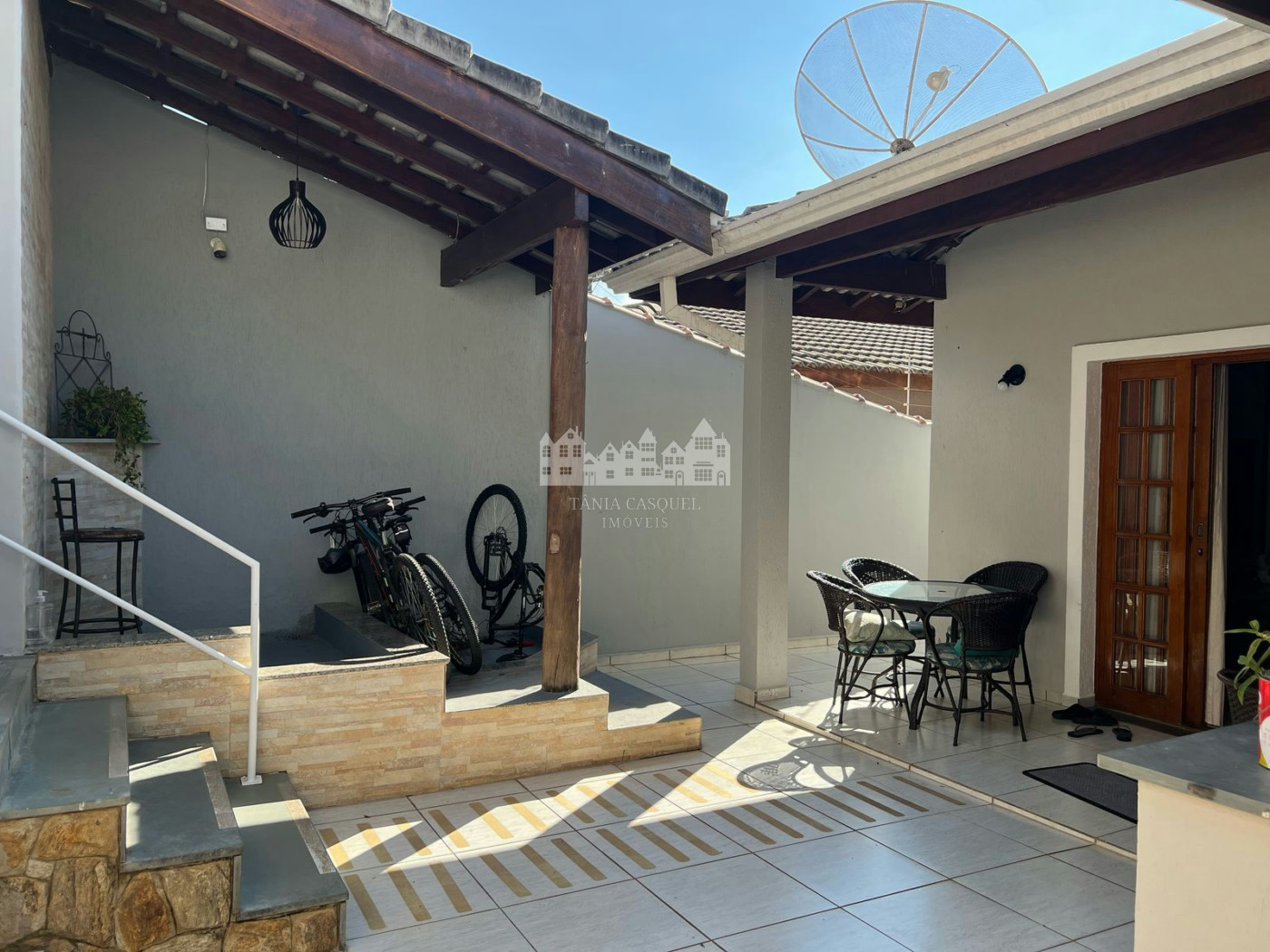 Casa à venda com 3 quartos, sendo 1 suíte,  em Retiro das Fontes, Atibaia, SP