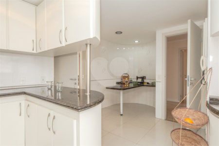 Apartamento à venda com 3 suítes em Alto da Boa Vista, São Paulo, SP