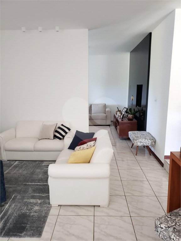 Casa à venda com 4 quartos, sendo 2 suítes,  no condomínio Acmti - Colinas do Mosteiro, Terras de Itaici e Recanto dos Pássaros, Indaiatuba - SP