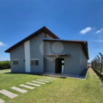 Casa à venda com 3 suítes no condomínio Chácaras Arumã, Sarapuí - SP