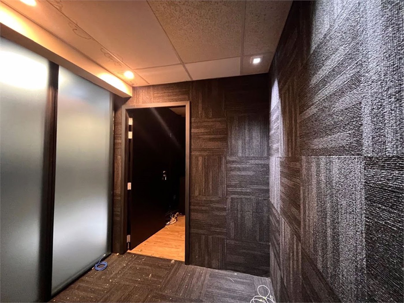Prédio Corporativo em Santos | 4 Pavimentos | Galpão com Pé-Direito Duplo | Estrutura para +200 Pessoas | Compra Ou Locação