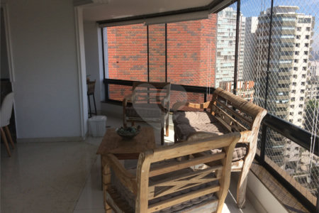 Apartamento à venda com 3 suítes em Vila Suzana, São Paulo, SP