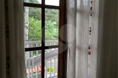 Sobrado com 246m², 3 quartos, sendo 1 suíte, 7 vagas de garagem, à venda no Jd das Maravilhas, em Santo André