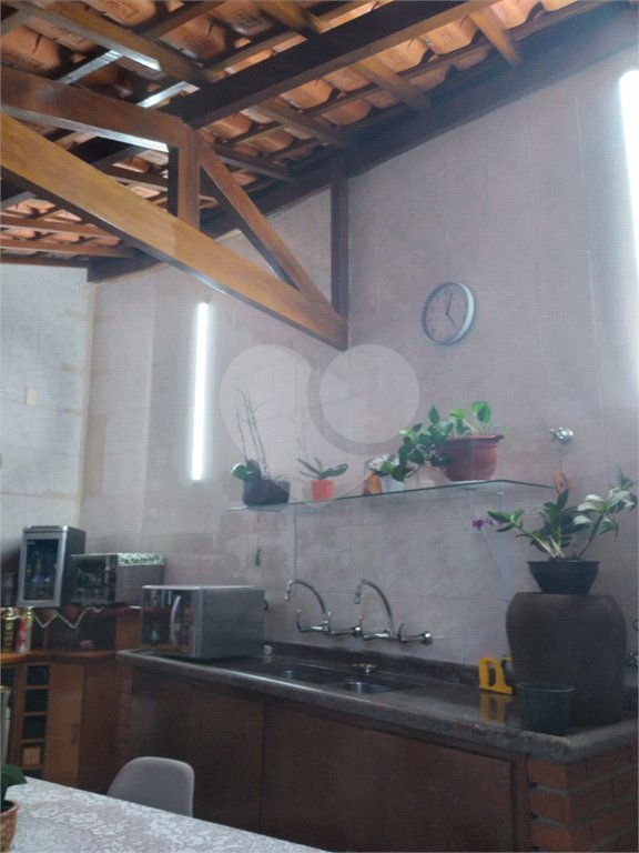Casa à venda com 4 quartos, sendo 3 suítes, no condomínio Da Serra, São Paulo - SP