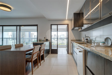 Apartamento à venda com 3 suítes em Brooklin, São Paulo, SP
