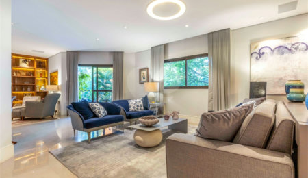 Apartamento à venda com 4 quartos, sendo 3 suítes,  em Moema, São Paulo, SP