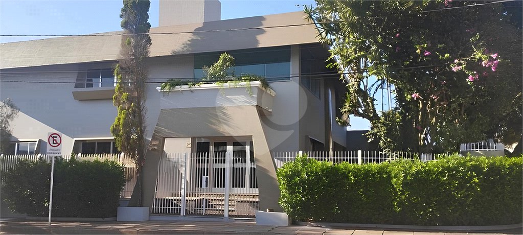 Casa à venda com 4 quartos, sendo 3 suítes,  em Vila Maria, Itapetininga, SP