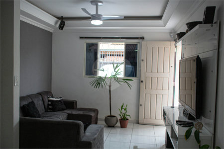 Casa à venda com 2 quartos, sendo 1 suíte, no Centro, Mairinque, SP