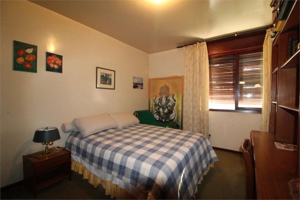 Casa à venda com 4 suítes em Jardim Leonor, São Paulo, SP