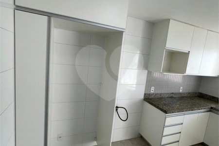 Casa à venda com 3 quartos, sendo 1 suíte, no condomínio Residencial Green Ville, Rio de Janeiro - RJ