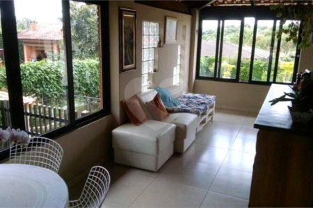 Casa à venda com 4 quartos, sendo 2 suítes, no condomínio Vinhas da Vista Alegre - Lado Sede, Vinhedo - SP