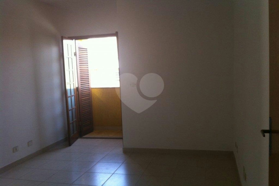 Sobrado à venda com 3 quartos, sendo 1 suíte, em Parada Inglesa, São Paulo, SP