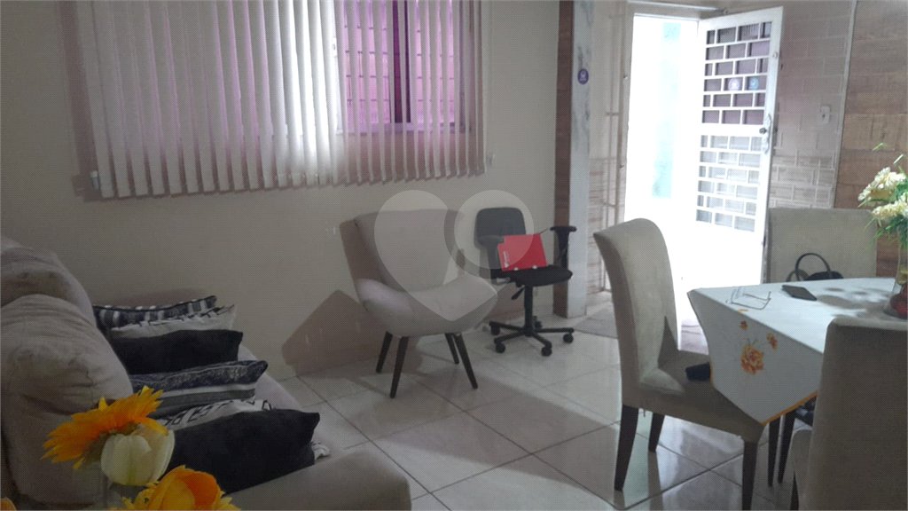 Casa de Vila à venda com 3 quartos, sendo 1 suíte, em Realengo, Rio de Janeiro, RJ