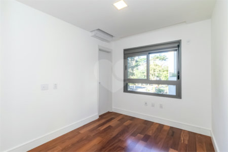 Apartamento à venda com 3 suítes em Campo Belo, São Paulo, SP