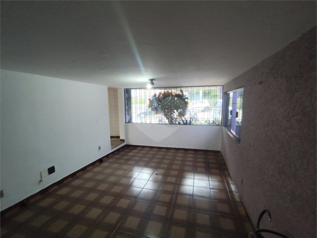 Sobrado para alugar com 4 quartos em Santana, São Paulo, SP