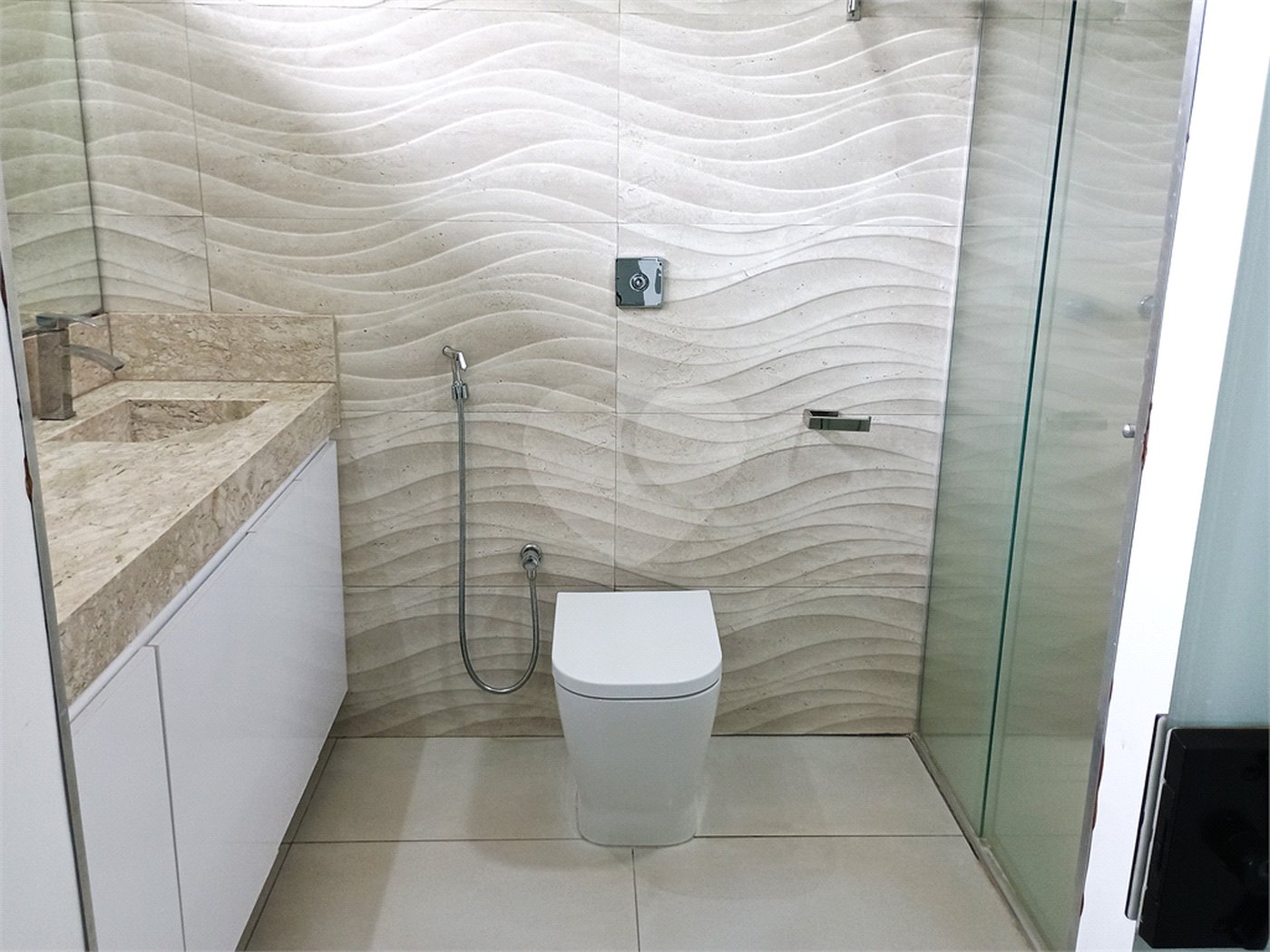 Sobrado à venda com 4 quartos, sendo 1 suíte, em Reserva San Gabriel, Ribeirão Preto, SP