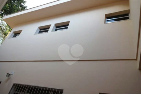 Sobrado à venda com 3 quartos, sendo 1 suíte, em Jardim São Luís, São Paulo, SP