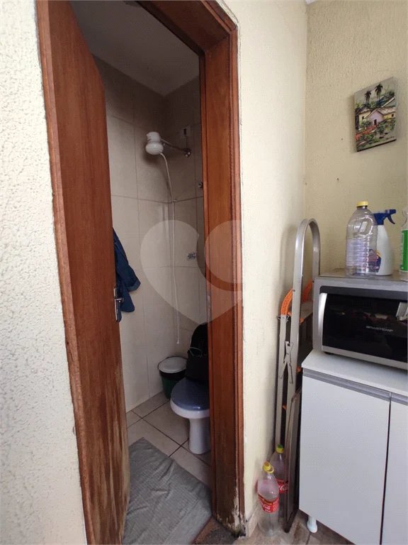 Sensacional sobrado c/ quintal e 3 dorms enormes com varanda! 12 min andando p/o metrô P Inglesa!