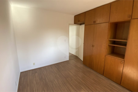 Sobrado à venda com 3 quartos, sendo 1 suíte, em Brooklin Velho, São Paulo, SP